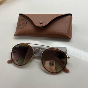 Ray Ban Women’s sunglasses like new, gorgeous frame, rose gold, limited edition